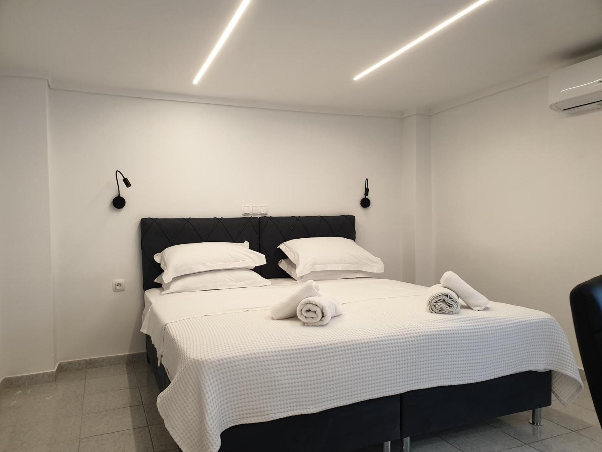 Eantos Studios And Suites Peraia  Room photo