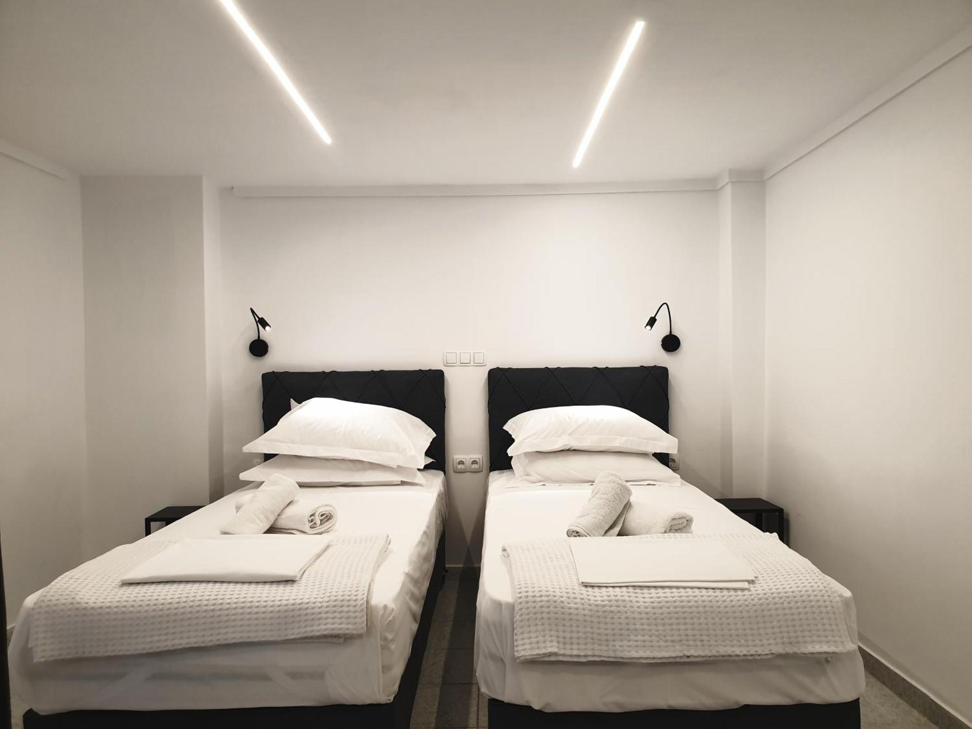 Eantos Studios And Suites Peraia  Room photo