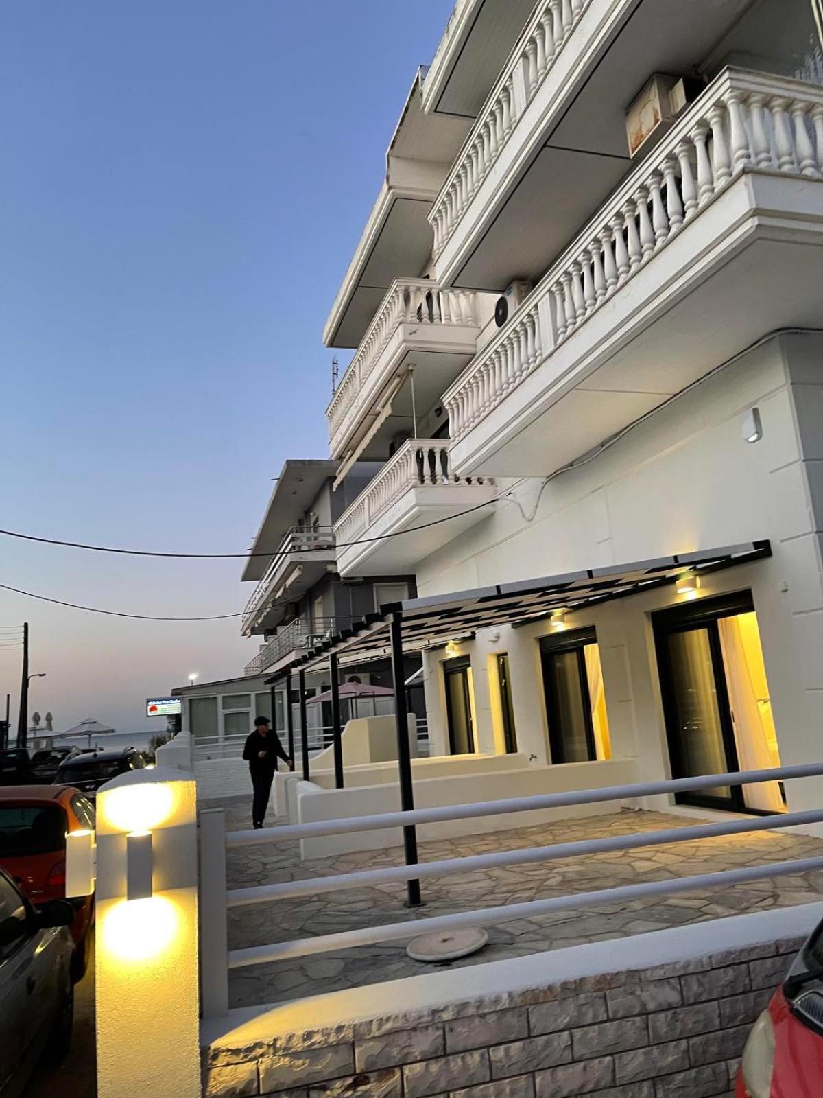 Eantos Studios And Suites Peraia  Exterior photo